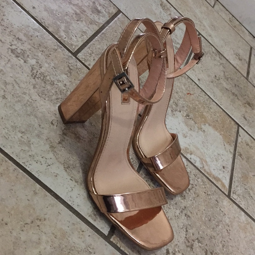 ROSE GOLD Strappy sandals